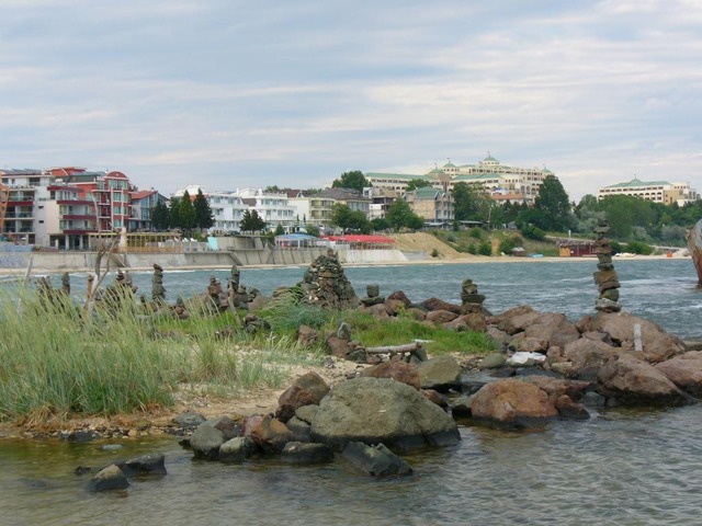 DISCOVER RAVDA: AN EXCELLENT SEASIDE RESORT VILLAGE WITH RICH HISTORY AND FAVORABLE CLIMATE